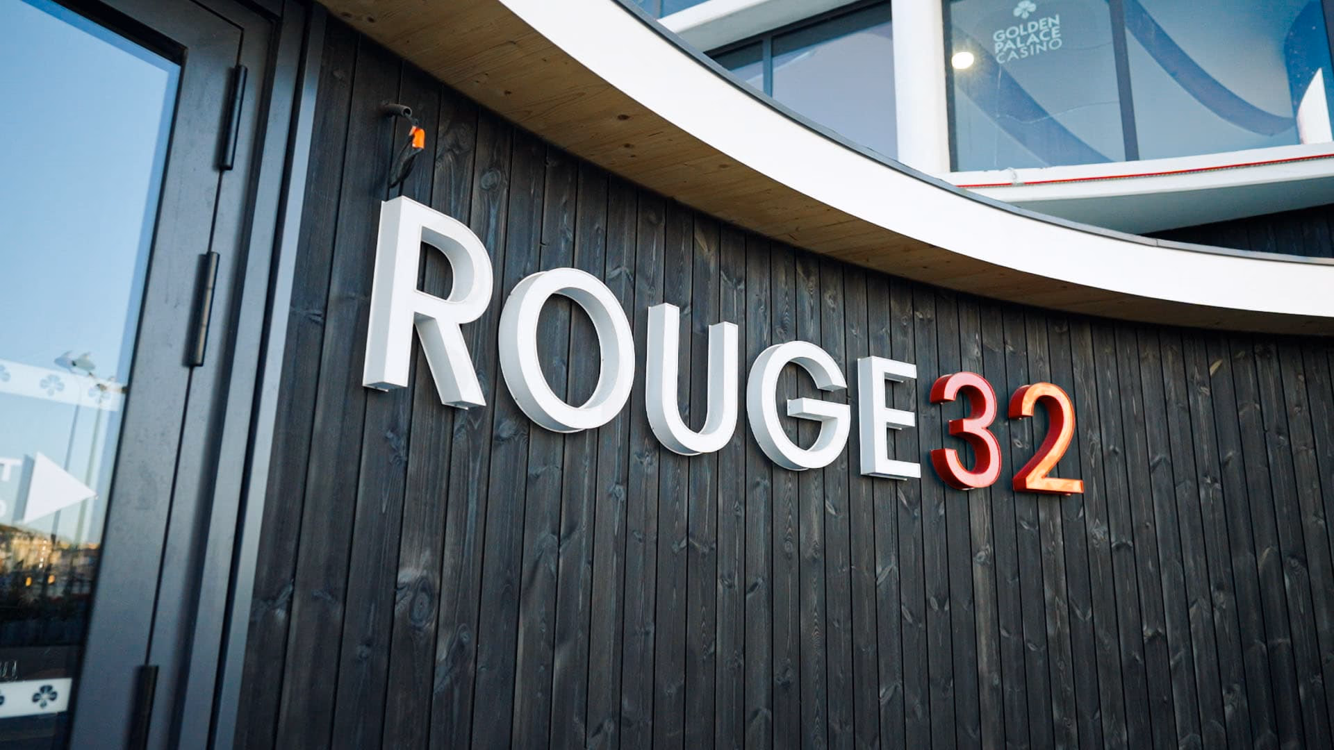 ROUGE 32 cover